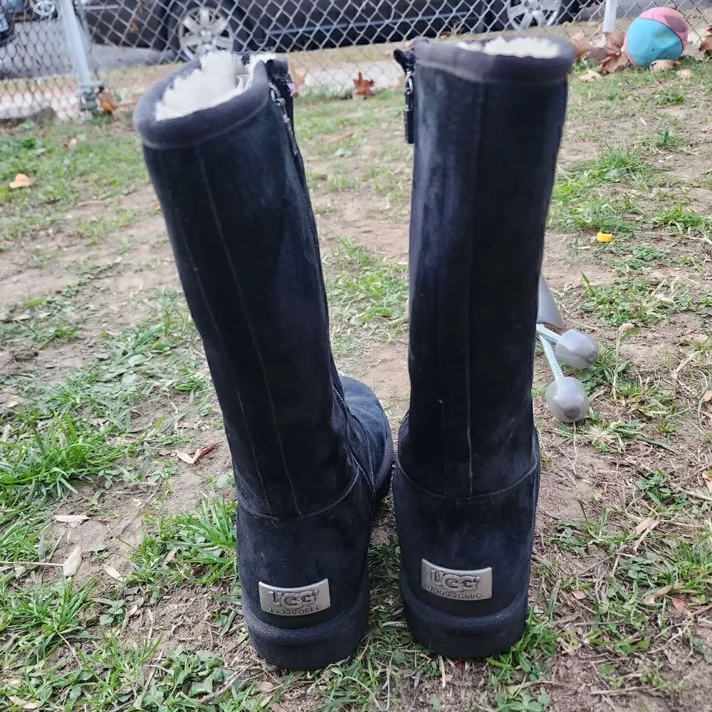 UGG AUSTRALIA - Womens Winter Boots - SIZE 8